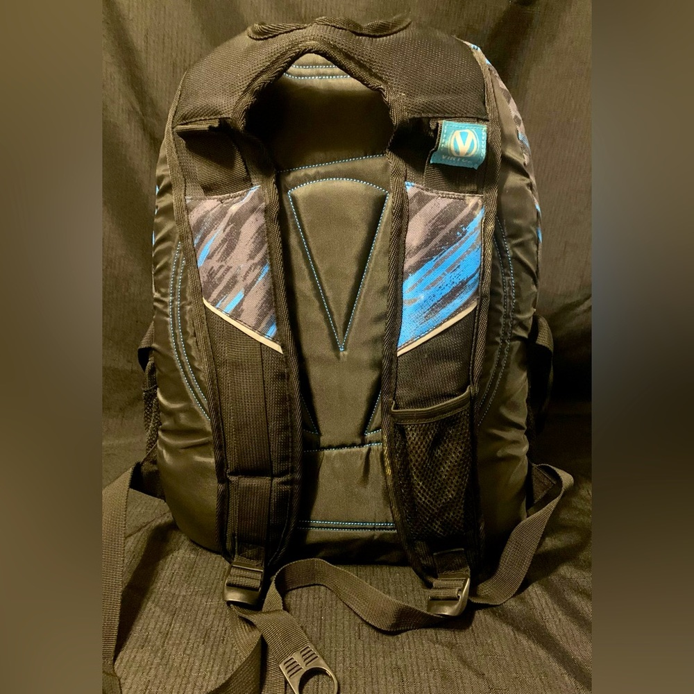 30 Liter Backpack - Picture 2 of 7